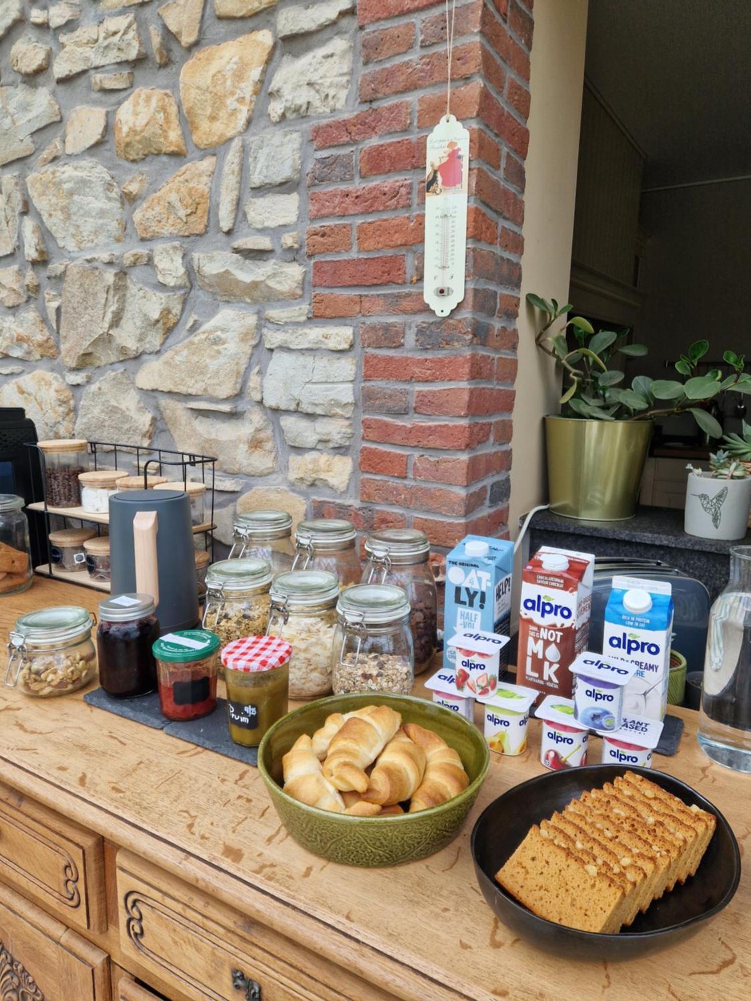 Habitat Bed & Breakfast Momignies Eksteriør bilde